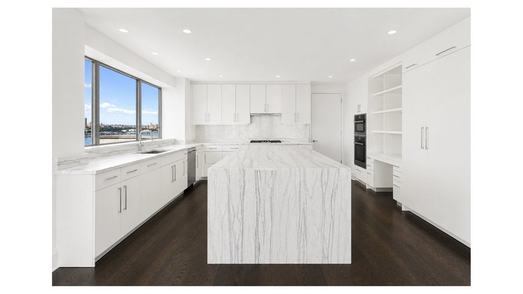 50 Riverside Boulevard, Unit 21B photo 3