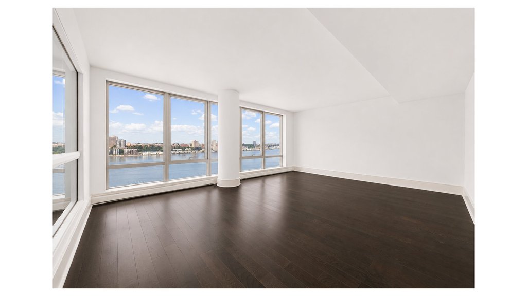 50 Riverside Boulevard, Unit 21B photo 4
