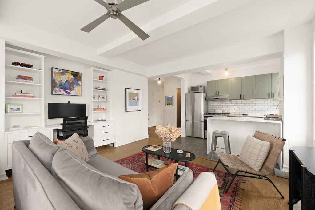 405 West 23rd Street, Unit 12B photo 2
