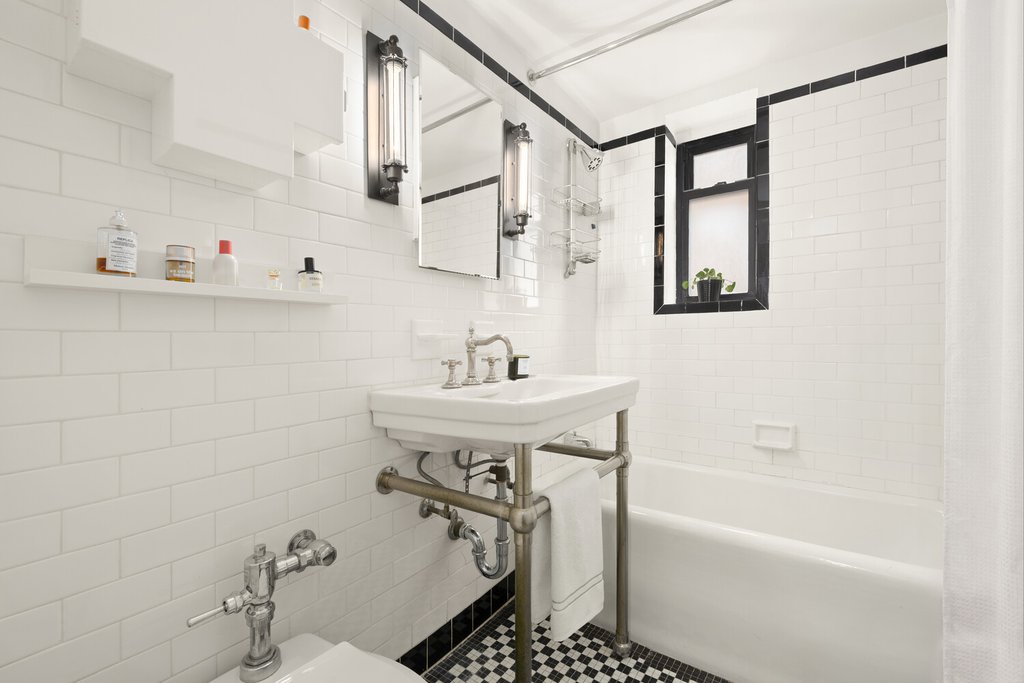 405 West 23rd Street, Unit 12B photo 6