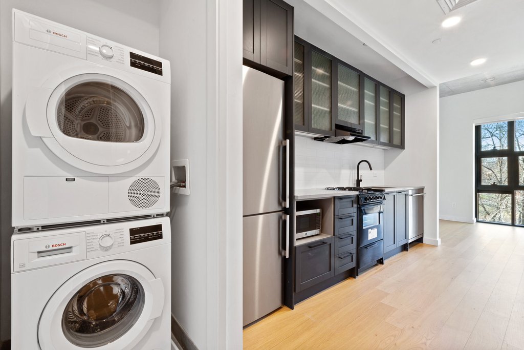 860 Lorimer Street, Unit 5F photo 4