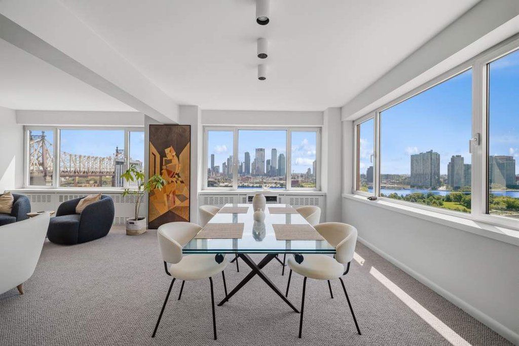 25 Sutton Place South, Unit 16G photo 5