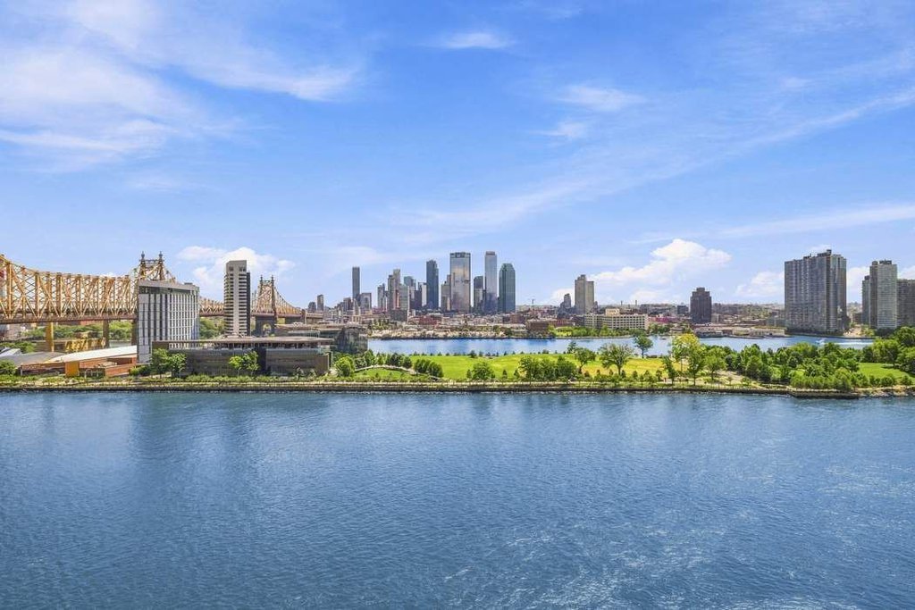 25 Sutton Place South, Unit 16G photo 6