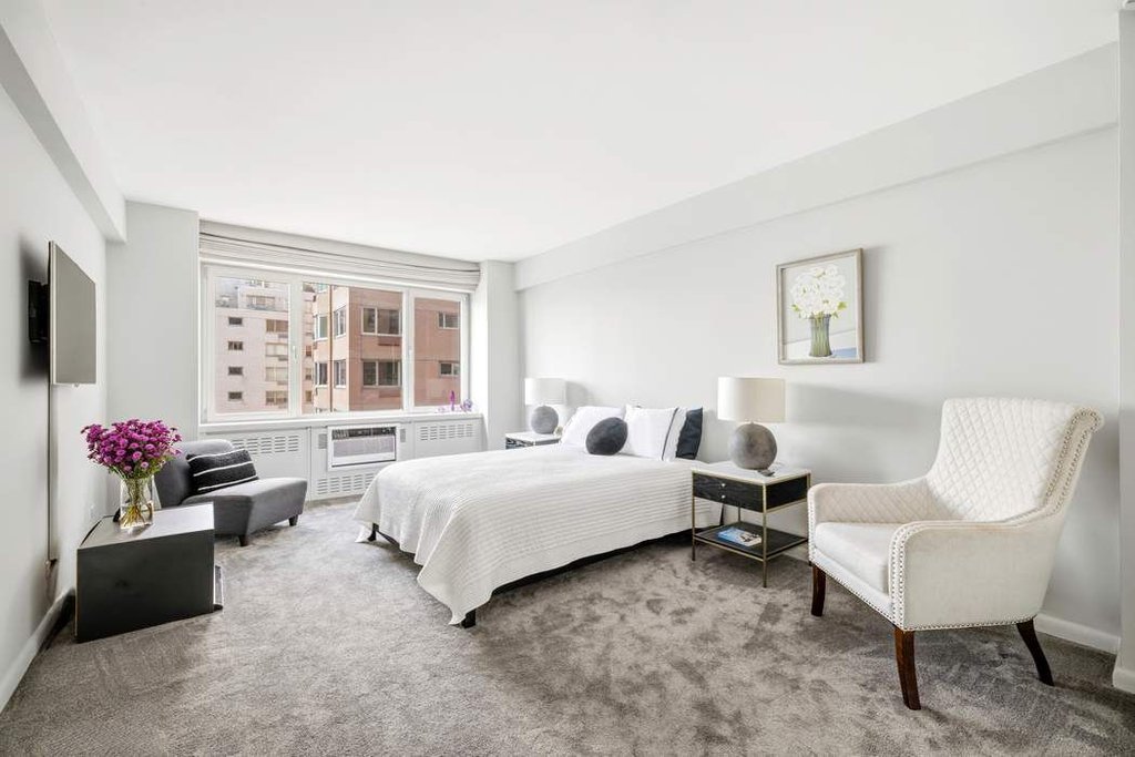 25 Sutton Place South, Unit 16G photo 12