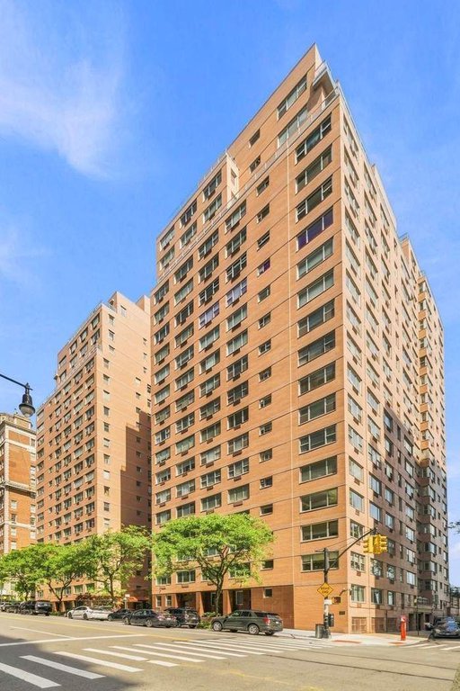 25 Sutton Place South, Unit 16G photo 17
