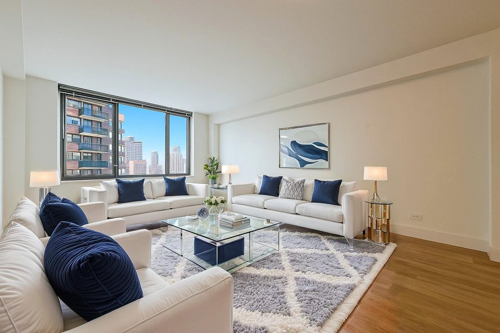 1735 York Avenue, Unit 8E