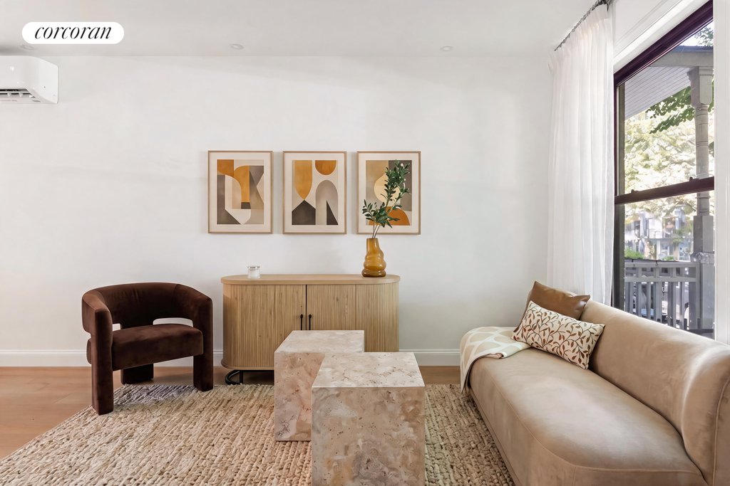 160 10th Street – For Sale