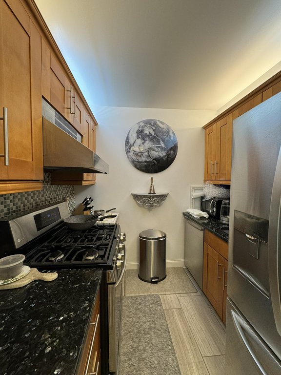 415 East 37th Street, Unit 7F photo 7