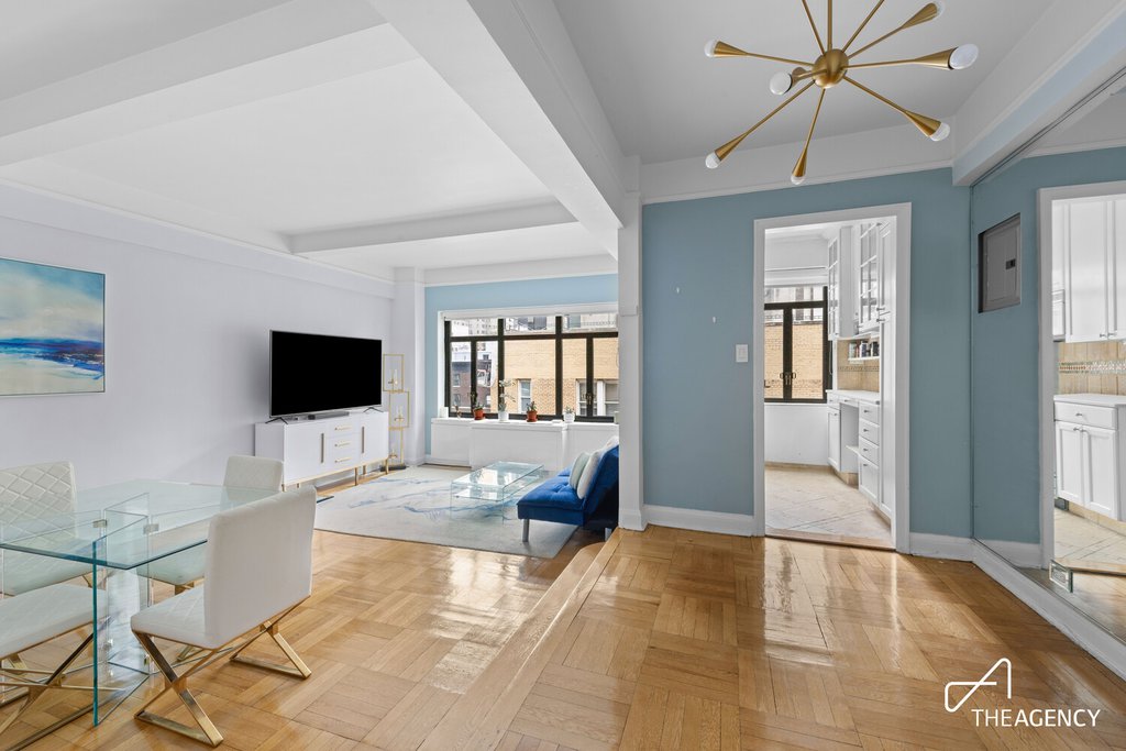 25 West 54th Street #10B