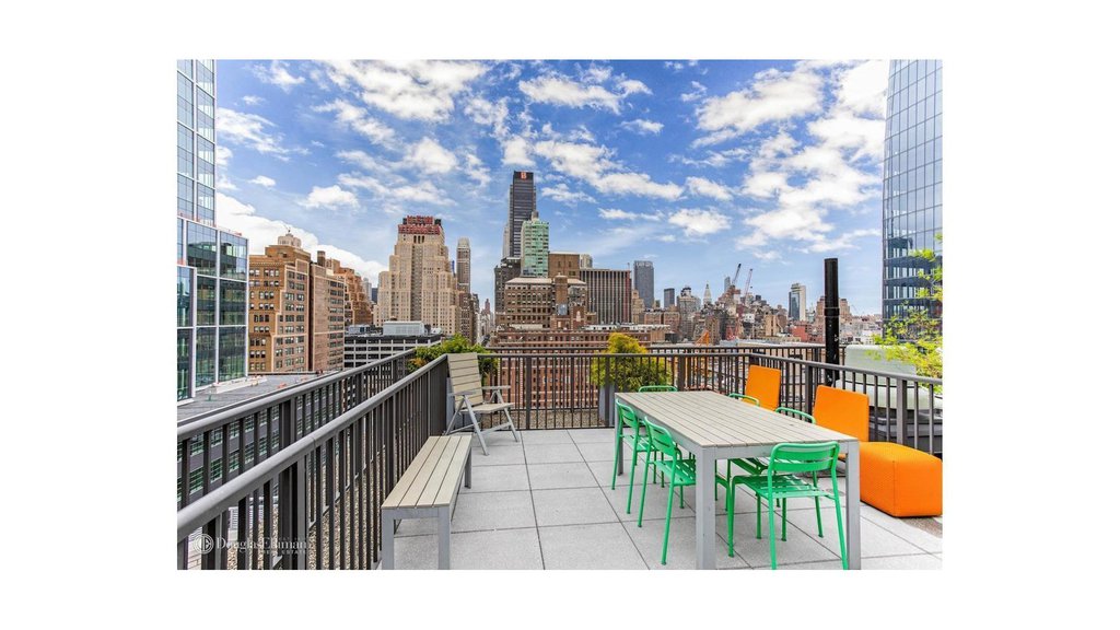 430 West 34th Street, Unit PHB photo 8