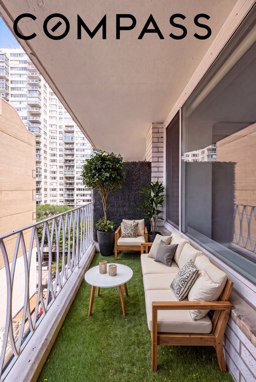 1160 Third Avenue, Unit 9A photo 4