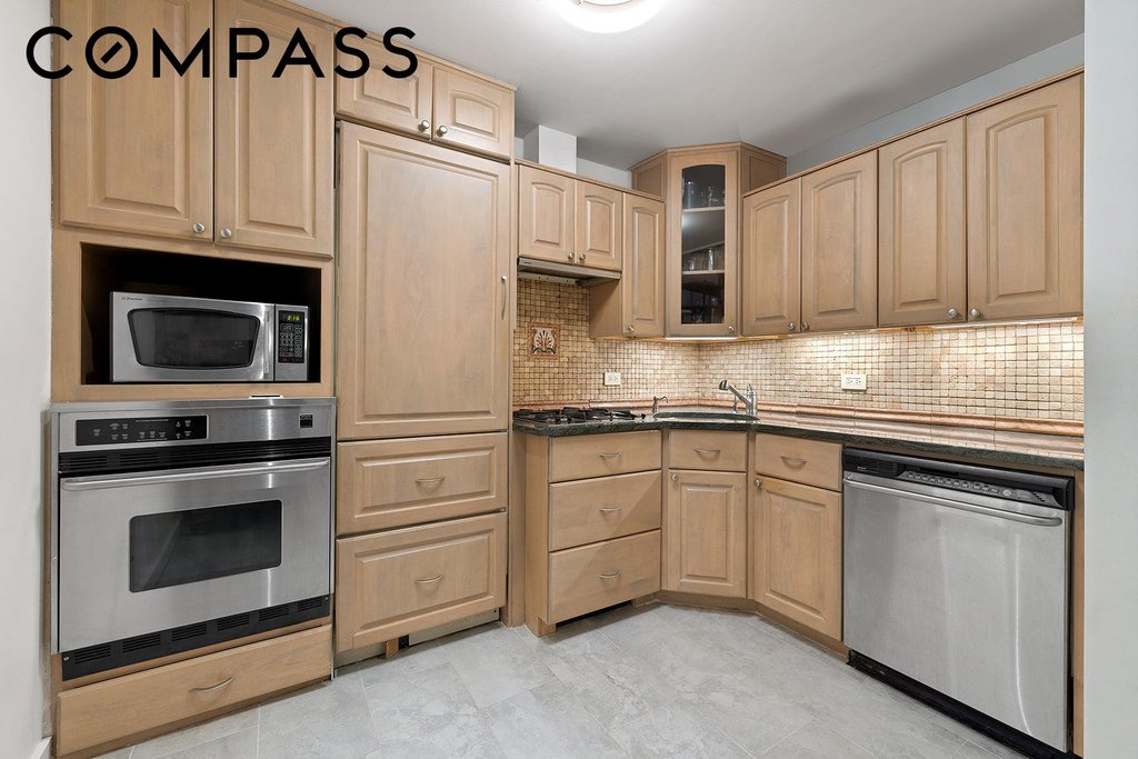 211 Thompson Street, Unit LD photo 3