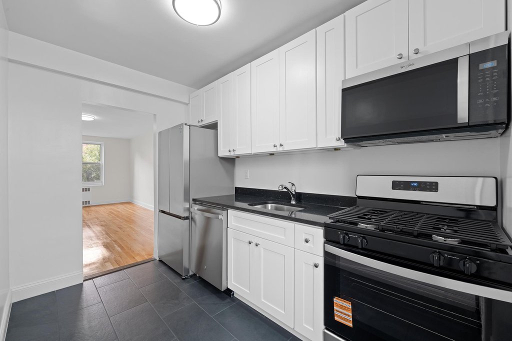88-01 35th Avenue, Unit 3G photo 9