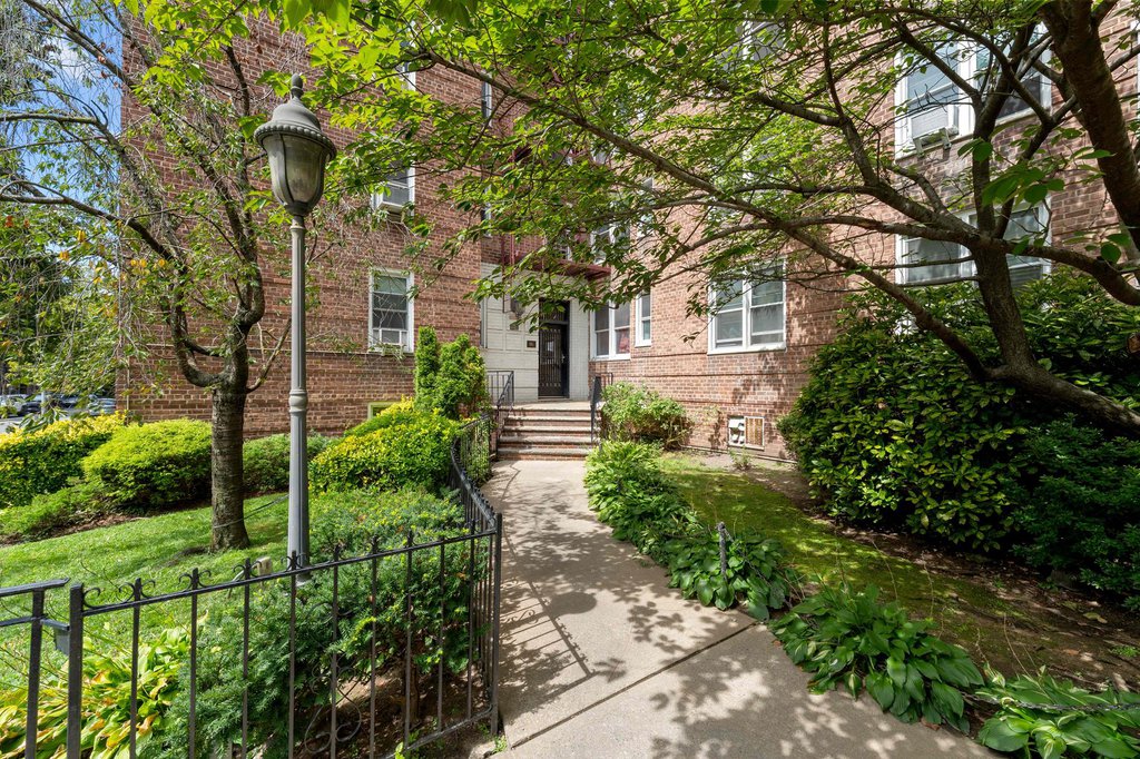 88-01 35th Avenue, Unit 3G photo 16