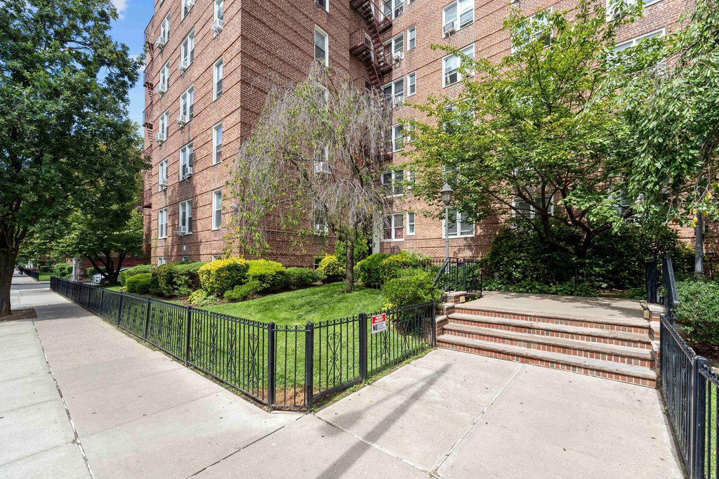 88-01 35th Avenue, Unit 3G photo 17