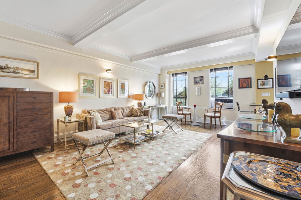333 West 56th Street, Unit 2L photo 2