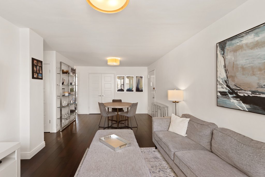 201 East 36th Street, Unit 17D photo 4