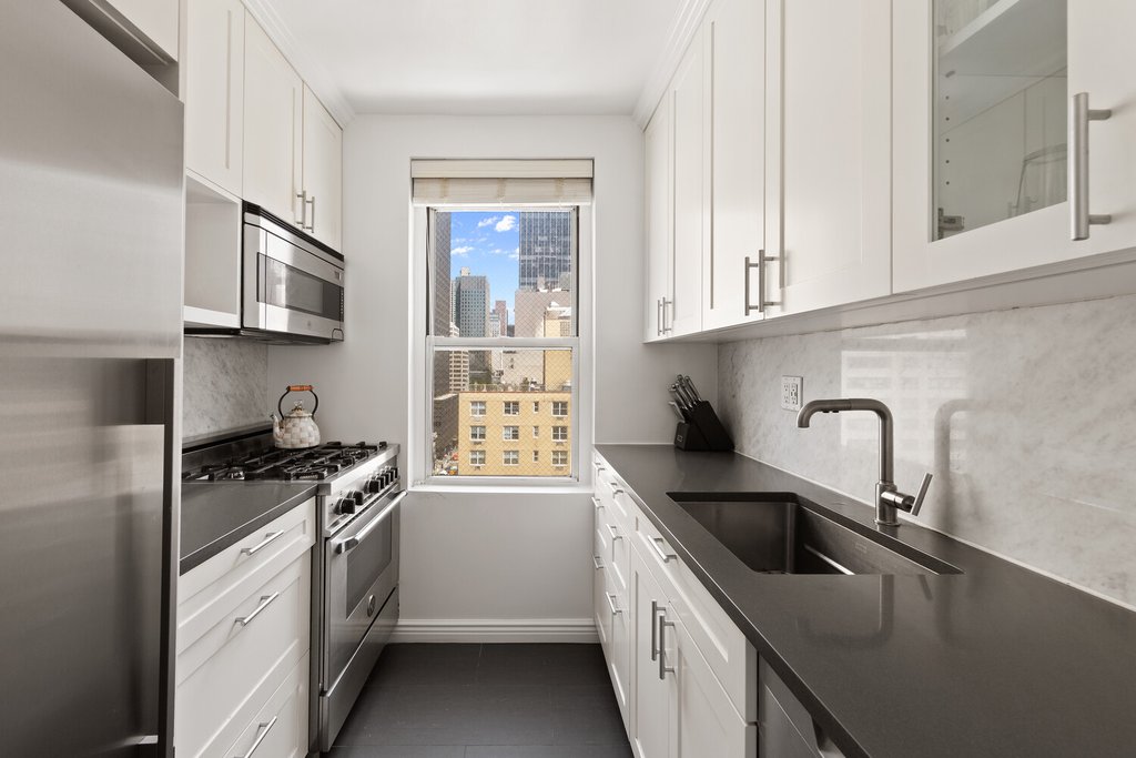 201 East 36th Street, Unit 17D photo 6