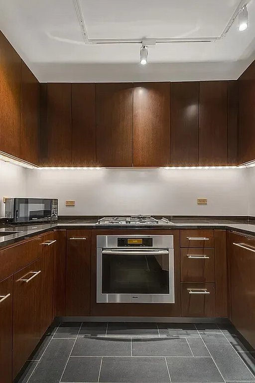 40 Broad Street, Unit 27C photo 7