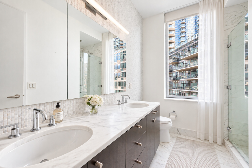 46-30 Center Boulevard, Unit 404 photo 7