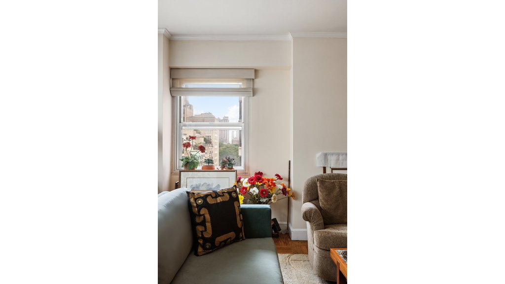 27 East 65th Street, Unit 10D photo 2