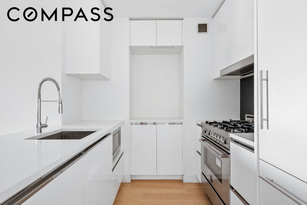 301 West 53rd Street, Unit 9E photo 3