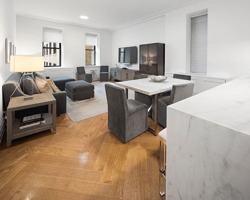 235 West 75th Street, Unit 510 photo 2
