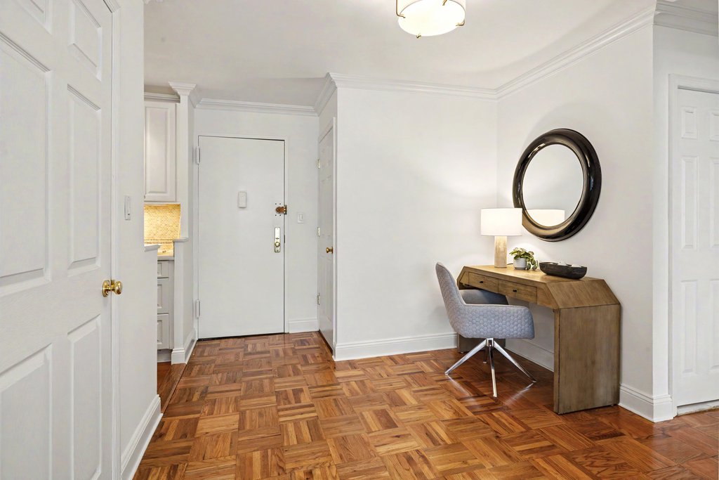 201 East 66th Street, Unit 3N photo 3