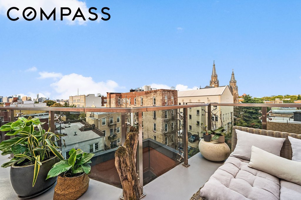 12 McGuinness Boulevard South, Unit PH7 photo 8