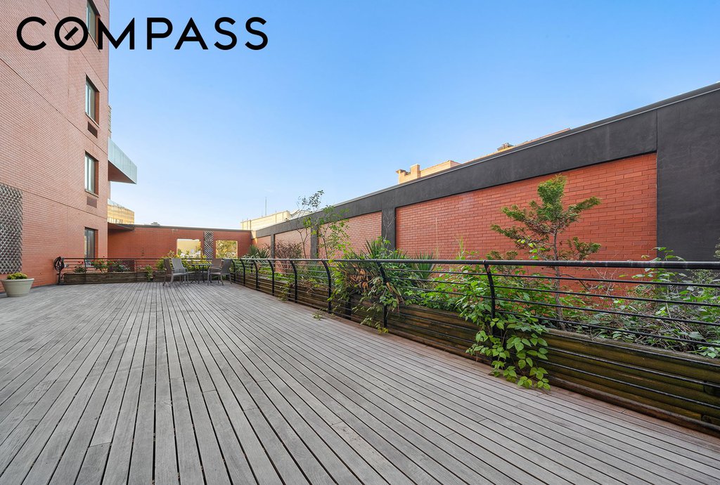 12 McGuinness Boulevard South, Unit PH7 photo 19