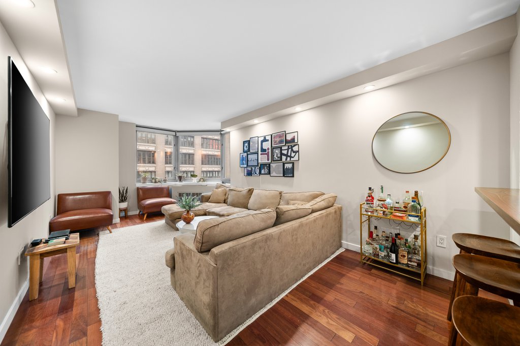121 East 23rd Street, Unit 7D photo 4