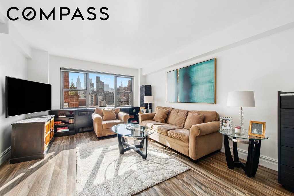 136 East 76th Street, Unit 15A photo 2