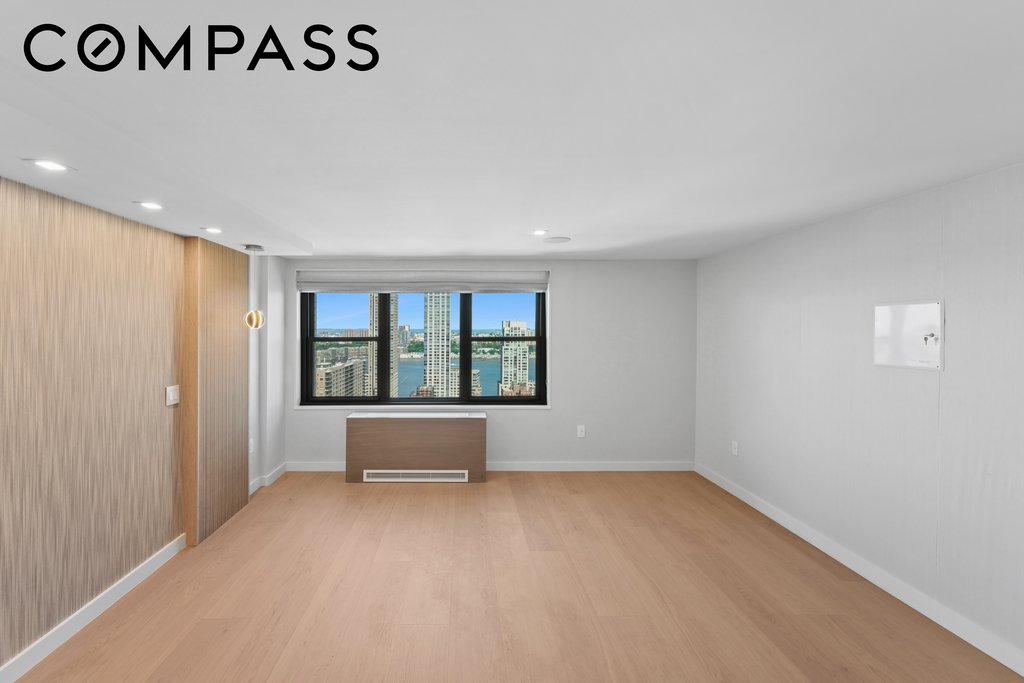 201 West 70th Street, Unit 37B photo 8