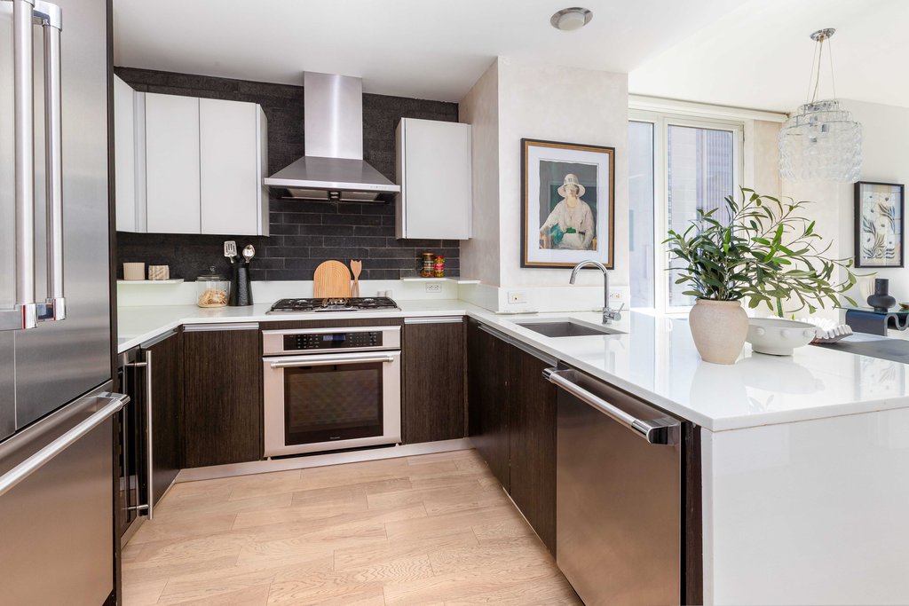 247 West 46th Street, Unit 3104 photo 5