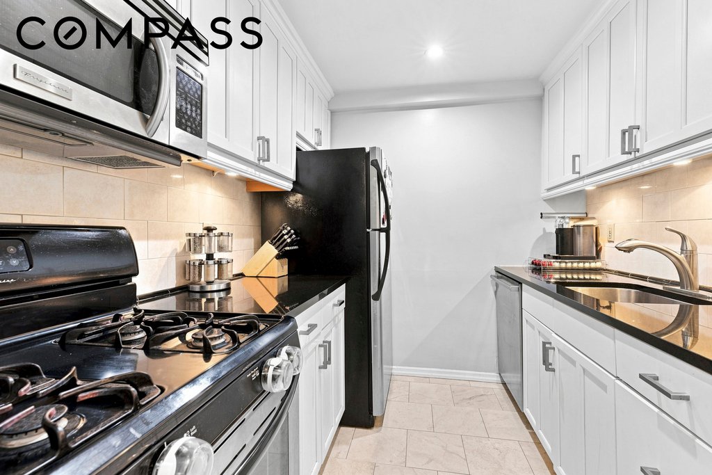 401 East 65th Street, Unit 13G photo 5