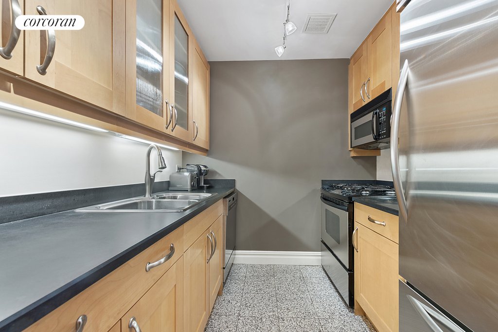 401 East 60th Street, Unit 11B photo 2