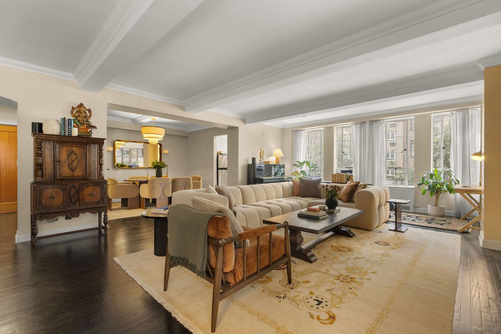 340 West 57th Street, Unit 2B photo 2