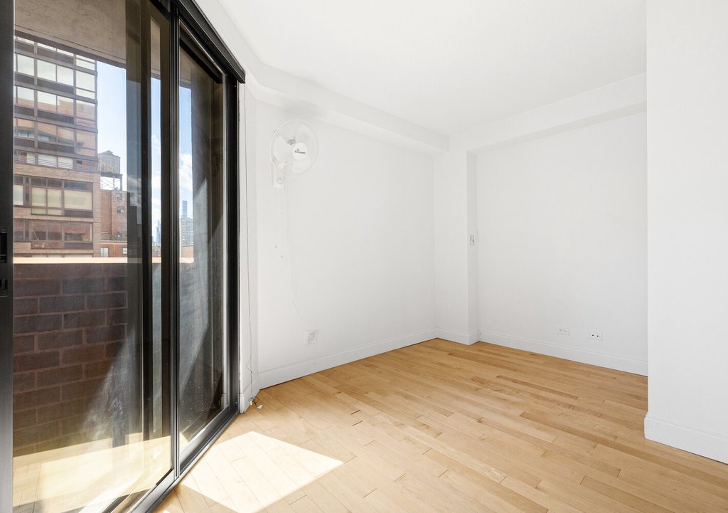 233 East 86th Street, Unit 15A photo 2