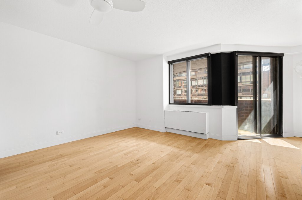 233 East 86th Street, Unit 15A photo 4