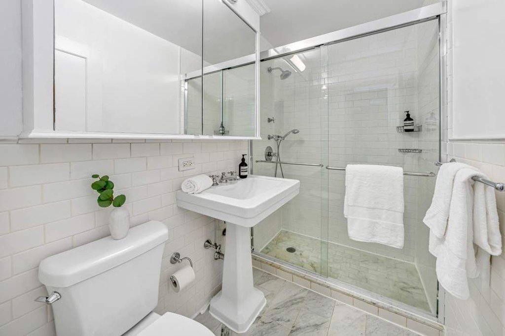 165 Christopher Street, Unit 6C photo 5