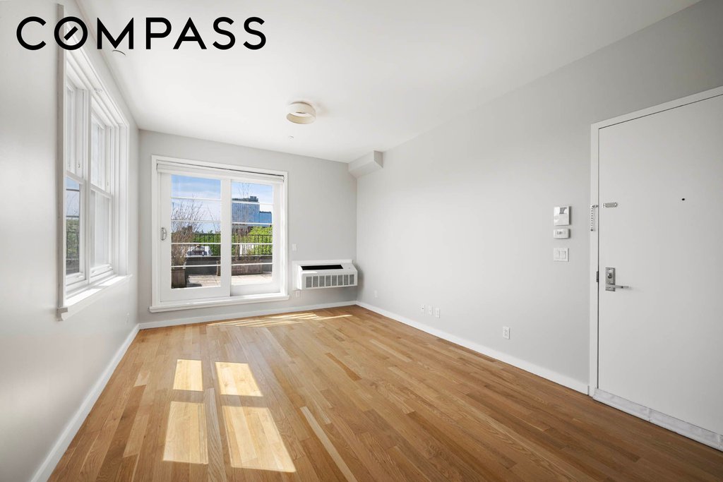 195 Hawthorne Street, Unit 5E photo 4