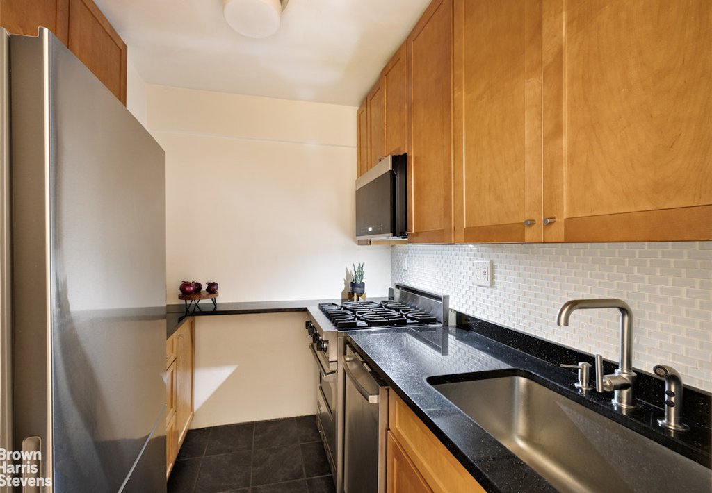 240 East 55th Street, Unit 6D photo 6