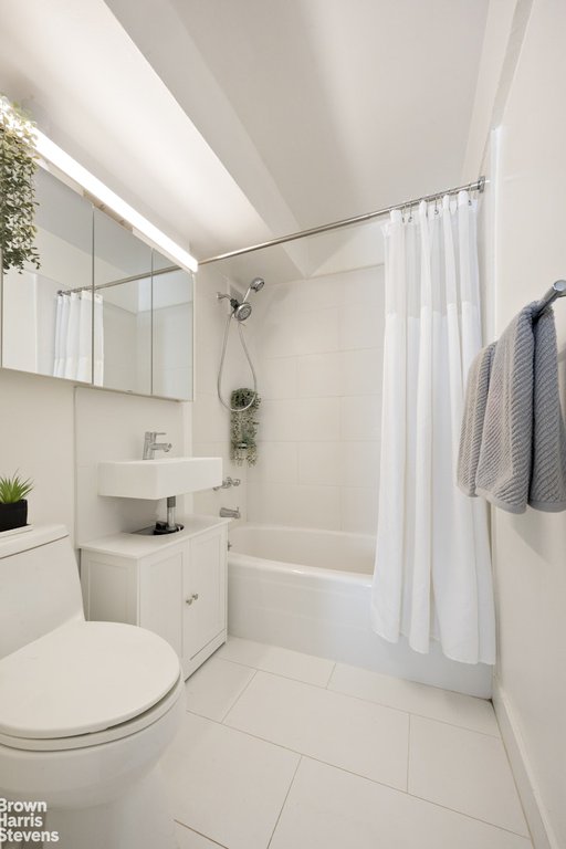 240 East 55th Street, Unit 6D photo 7