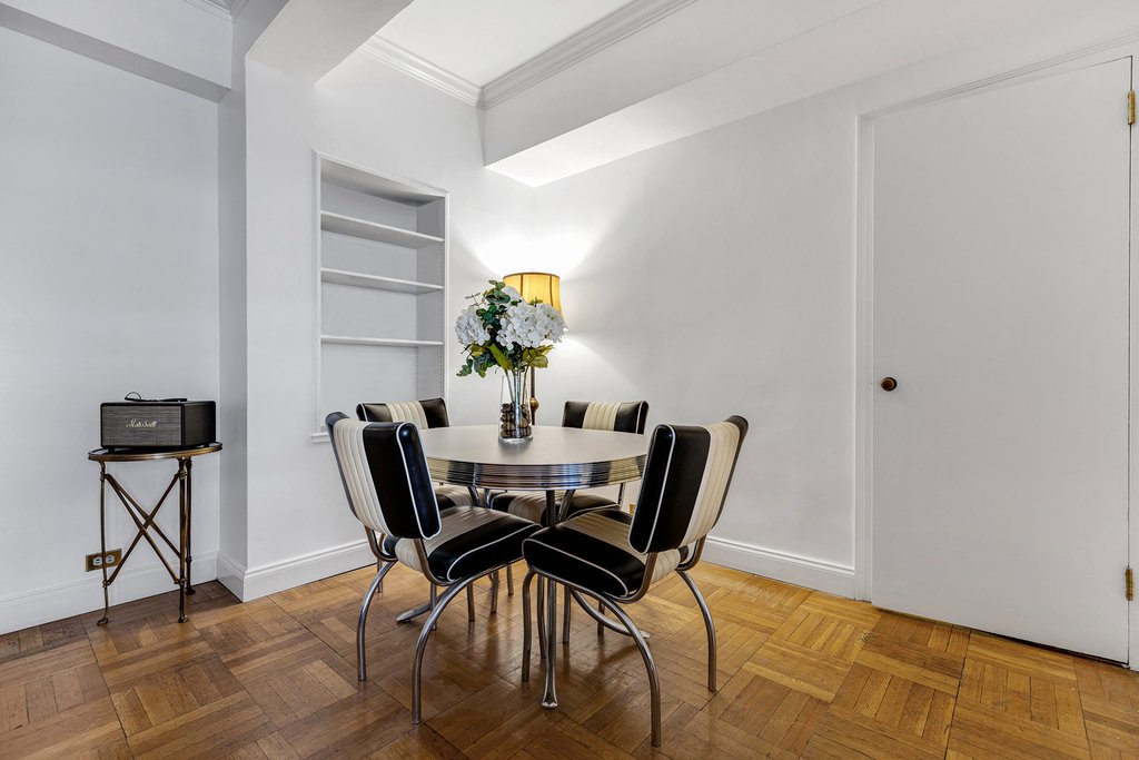220 Madison Avenue, Unit 12L photo 3