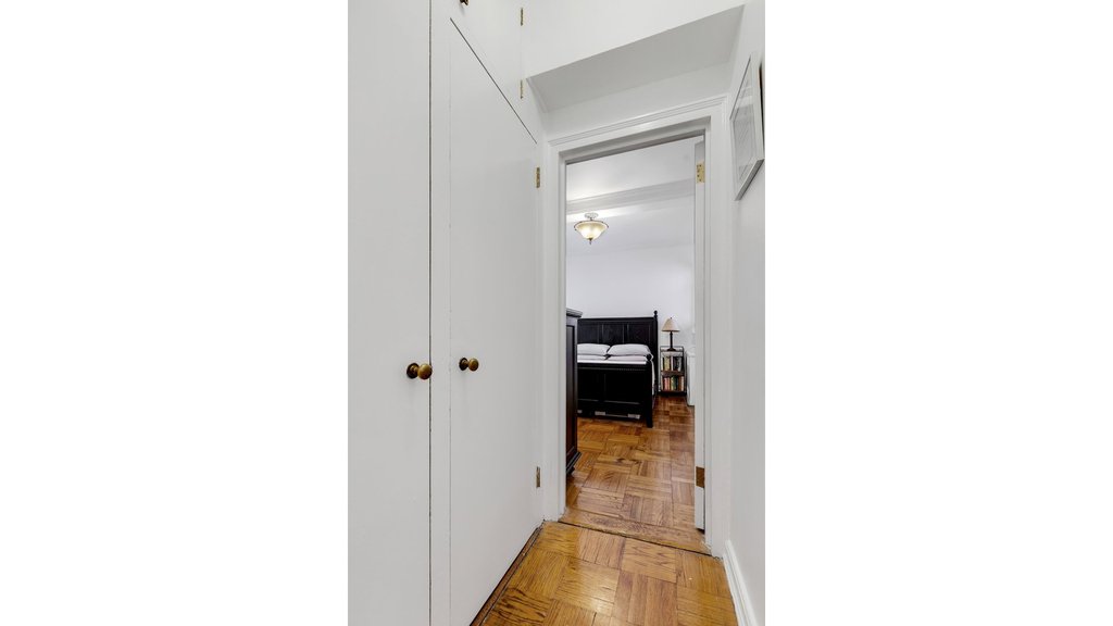 220 Madison Avenue, Unit 12L photo 7