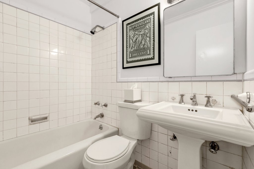220 Madison Avenue, Unit 12L photo 8