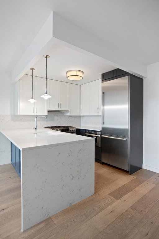 1325 Fifth Avenue, Unit 6E photo 4