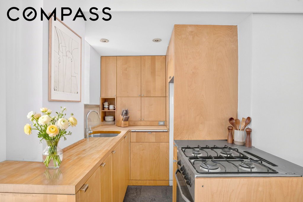 140 East 40th Street, Unit 2D photo 4