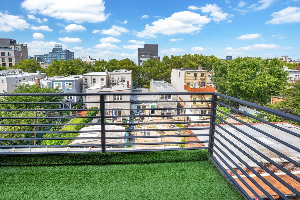 21 Powers Street, Unit PHC photo 3