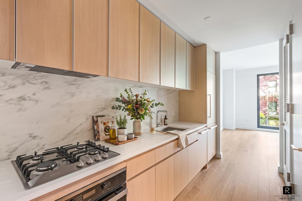 500 West 45th Street, Unit 305
